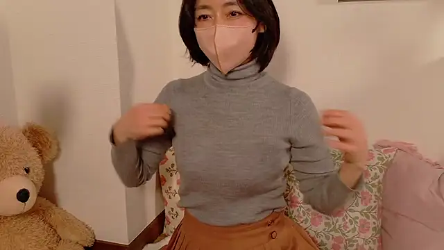 Mochi-Momo online show from March 1, 2:17 pm