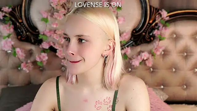 KirstinMcgeady online show from April 8, 11:23 am