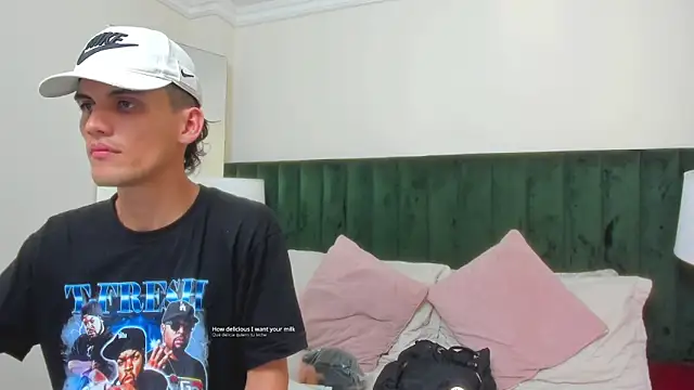 Snapshot of blakeandallisa chatting on February 27, 9:58 pm blakeandallisa online show from February 27, 9:58 pm