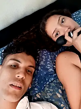 Snapshot of blakeandallisa chatting on February 24, 7:01 pm blakeandallisa online show from February 24, 7:01 pm