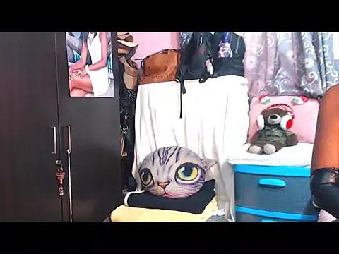 alanalaurent15 online show from March 13, 1:01 pm