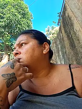 Juli Powl online show from March 10, 12:20 pm