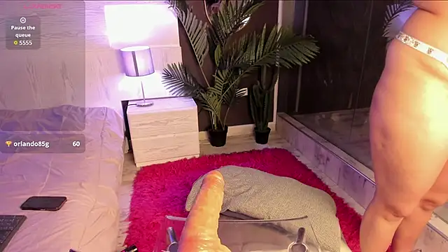 Mia noiir online show from April 3, 3:48 am