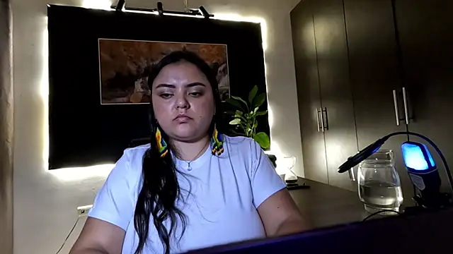 AzaraOnyx online show from July 17, 3:38 pm