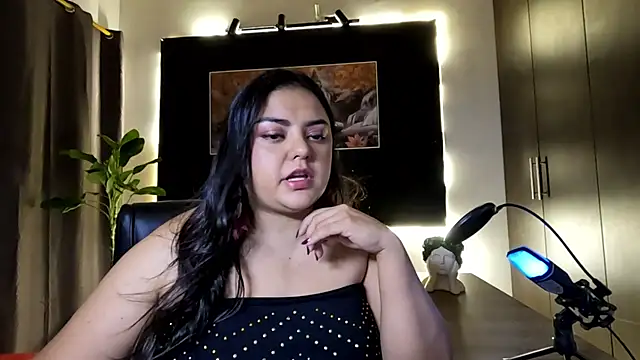 AzaraOnyx online show from July 31, 1:12 pm