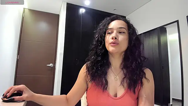 love kriss online show from July 24, 6:38 pm