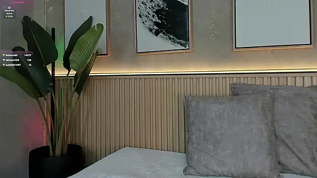 Aurora Cruz online show from April 2, 7:55 pm