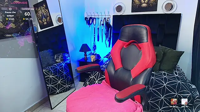 Liu wen  online show from April 3, 12:25 pm