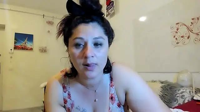 EVELYNA88 online show from June 9, 6:29 pm