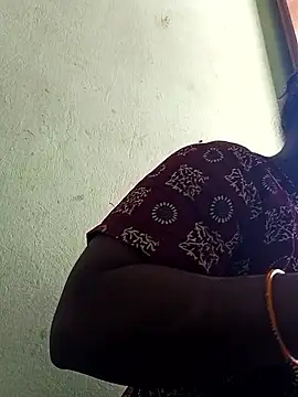 tamilkaviya431 online show from April 17, 2:46 am