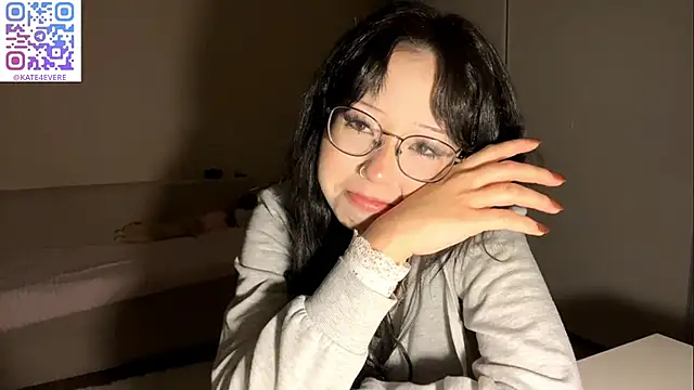 KateGlowee online show from February 18, 3:44 pm