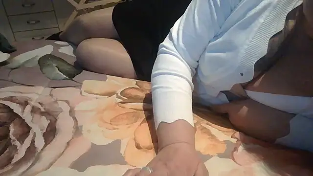 luanahot1 online show from February 25, 4:05 pm