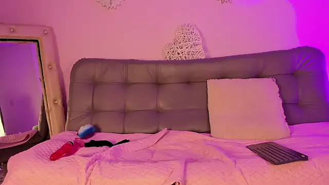 lily rose1 online show from March 18, 8:58 pm