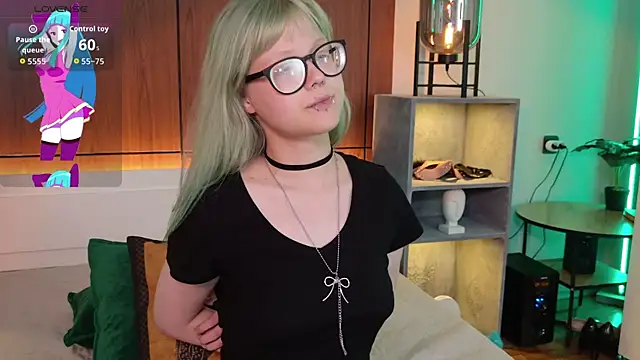 MoliQin online show from July 27, 9:17 am