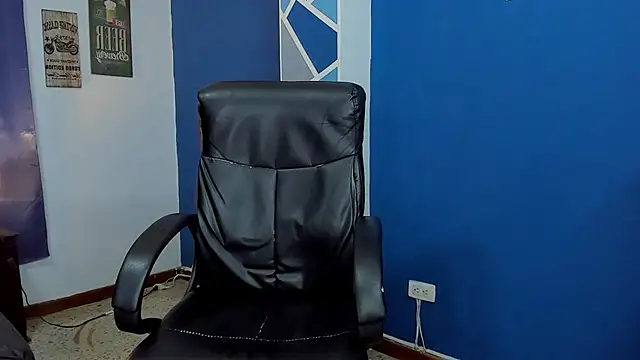 goodgirlxxl online show from March 21, 12:59 am