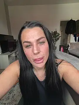 Darkfantisyx online show from April 17, 2:52 pm