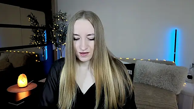 Oxy Foxie online show from May 20, 5:54 pm