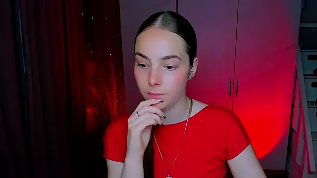 Maddy Wood  online show from June 4, 9:25 am