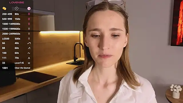 AshleyyJones online show from April 25, 4:15 pm