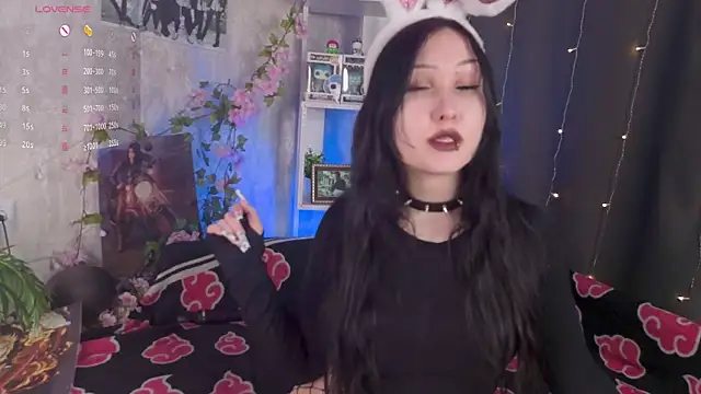 ThoraHaring online show from April 19, 5:29 am