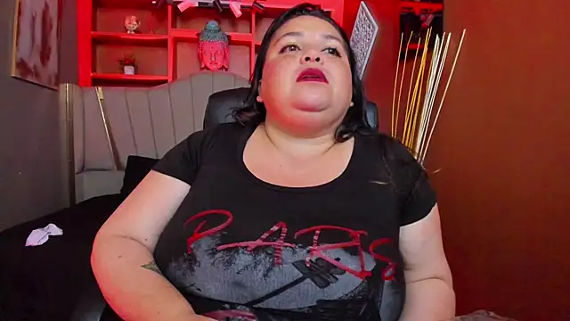 CurvyHoney  online show from February 19, 3:55 pm