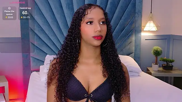Chloe-Rose- online show from June 4, 5:12 am