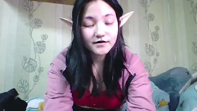 yourcutevikki online show from February 22, 5:14 pm