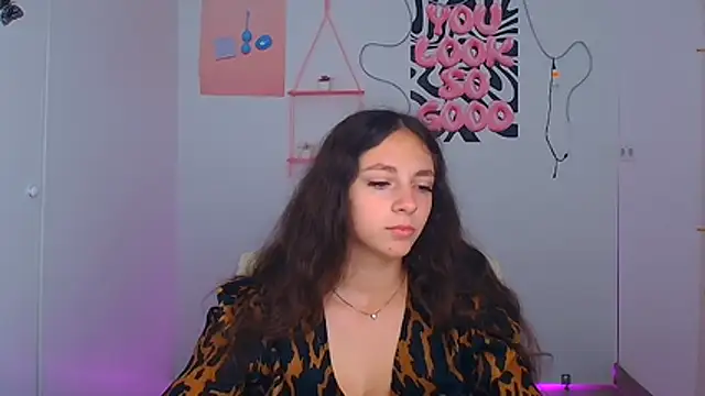 KissMeJulia online show from July 20, 5:32 am