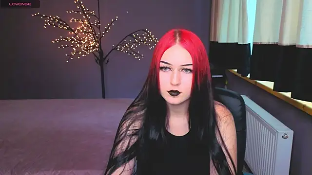 ElizabethVamp online show from July 4, 11:50 am