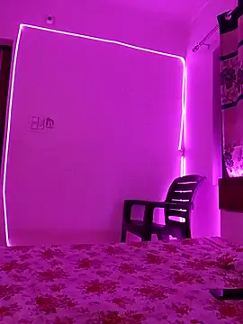 cute girl 29 online show from April 25, 6:05 pm