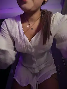 Dulce Sofi  online show from March 22, 8:04 pm