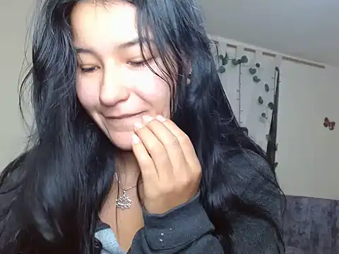 Miiia a online show from February 26, 8:08 pm