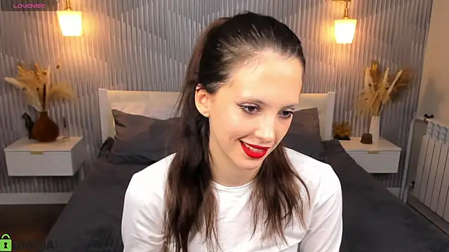 elise robbie online show from April 5, 9:19 am