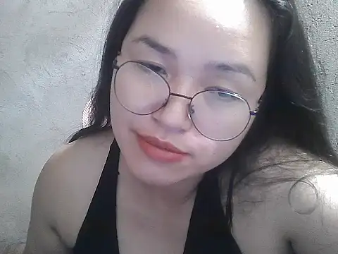 wildchinita00 online show from June 24, 11:15 pm