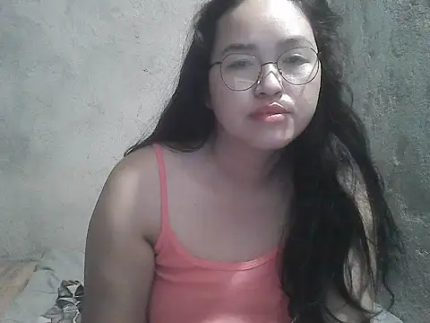 wildchinita00 online show from April 13, 8:53 pm