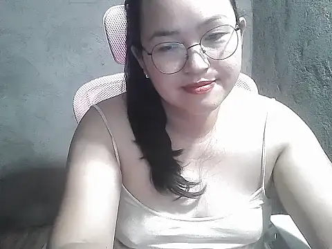wildchinita00 online show from June 16, 9:38 pm