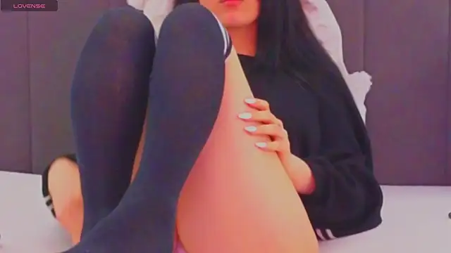 LauraDelightX online show from April 1, 7:31 am