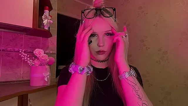 MysticKris online show from March 24, 6:35 pm