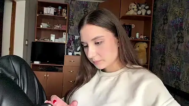 poly princess online show from April 9, 11:59 am