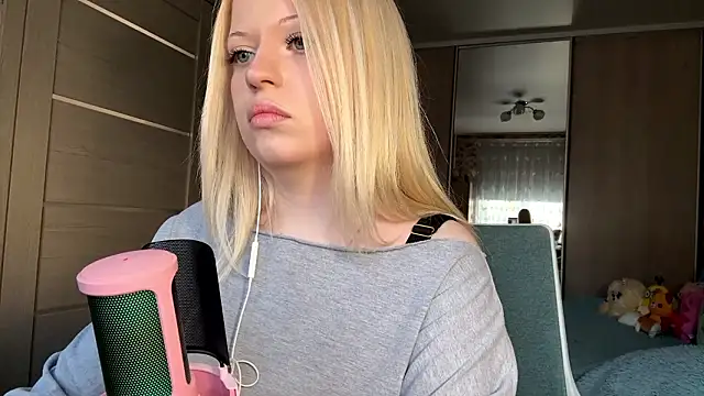 JeneeBIanks online show from March 15, 1:13 pm