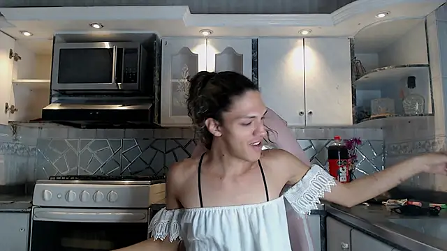 CrisOzzz online show from February 27, 8:30 pm