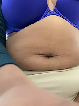 sessy grl online show from April 12, 1:03 pm