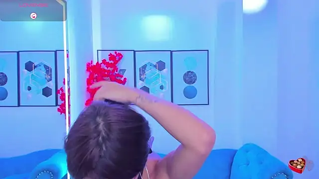 Chloe meoww online show from March 13, 7:48 pm