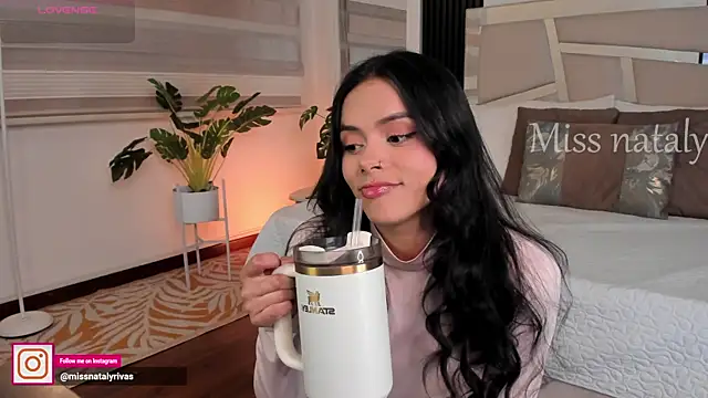 missnataly online show from March 31, 10:43 pm