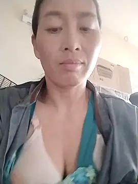 lris-Beauty77 online show from March 11, 8:51 am