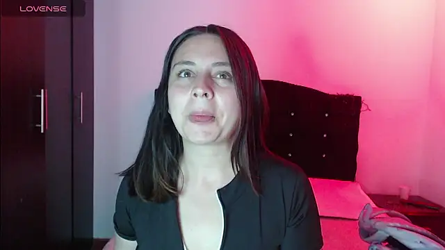 Ana  arms online show from March 13, 2:40 pm