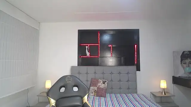 Wendy 1  online show from April 8, 10:45 pm