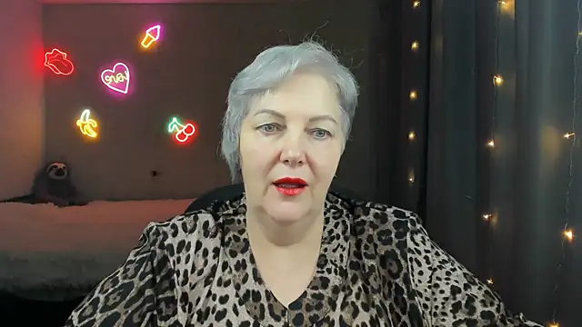 Mary-Leee online show from March 10, 5:50 pm