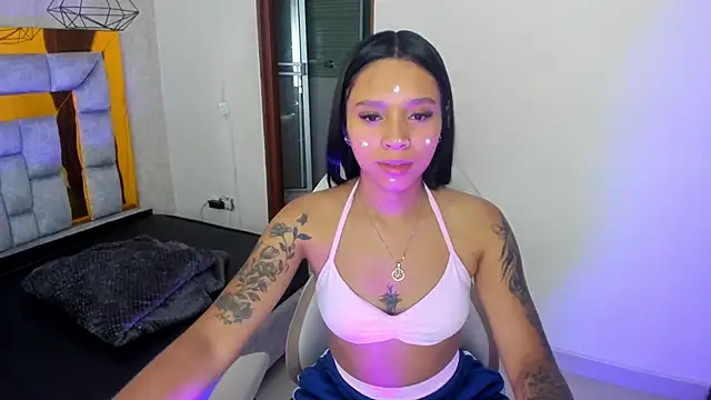 miiaboss  online show from April 11, 11:14 am