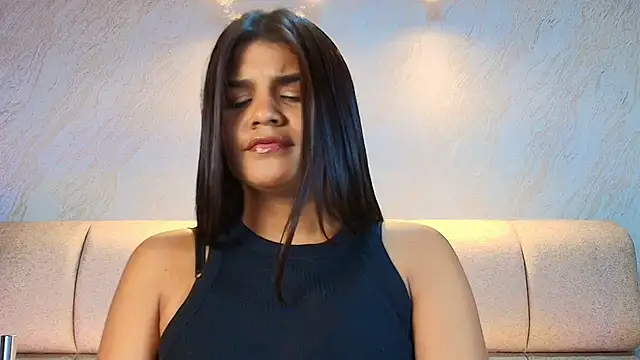 AlaiaMoretti  online show from March 26, 5:31 am